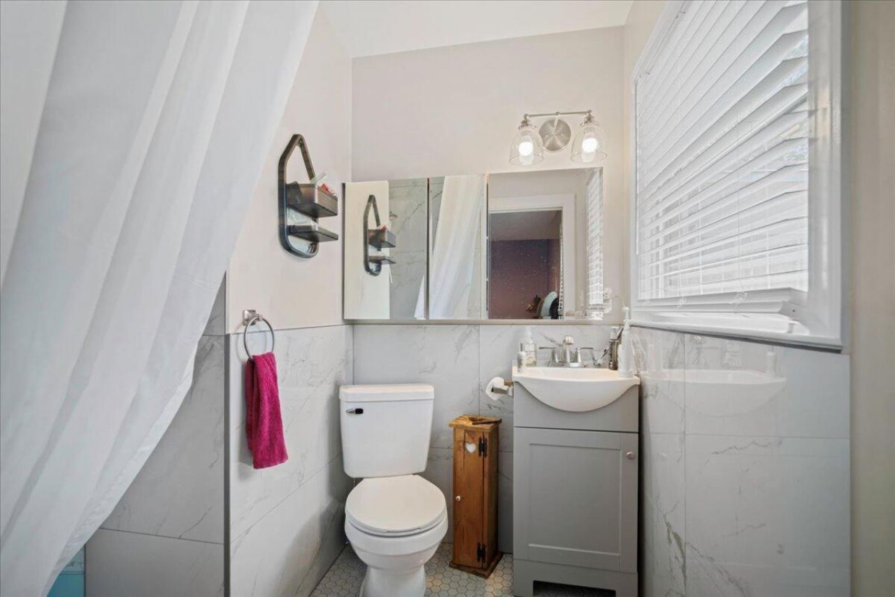 109 Robin Court Photo 15