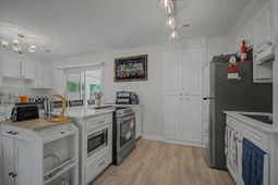 109 Robin Court photo 4