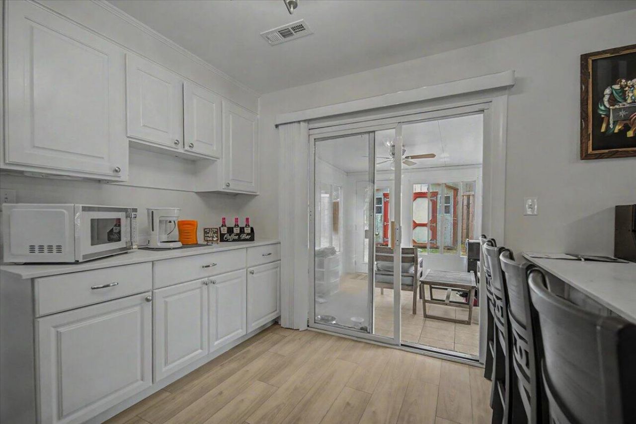109 Robin Court Photo 6