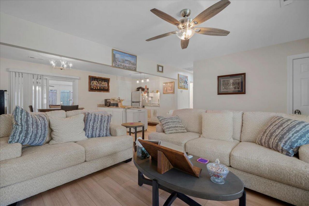 109 Robin Court Photo 8
