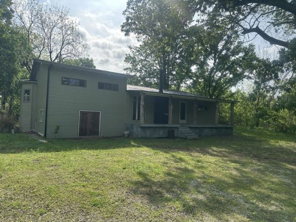 420 Saint John Street , Thayer, MO 65791