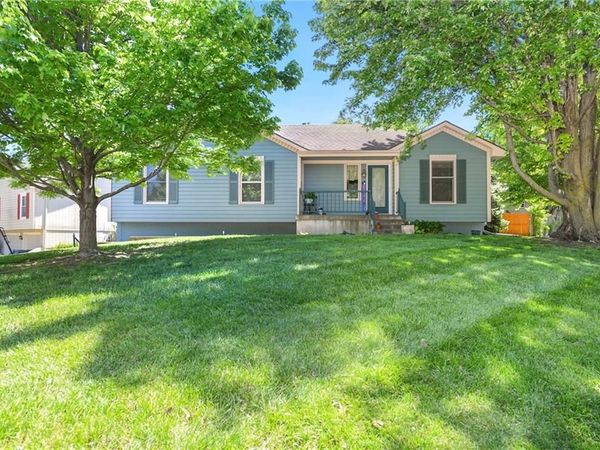 1401 NE Bronze Drive, Lee's Summit, MO 64086
