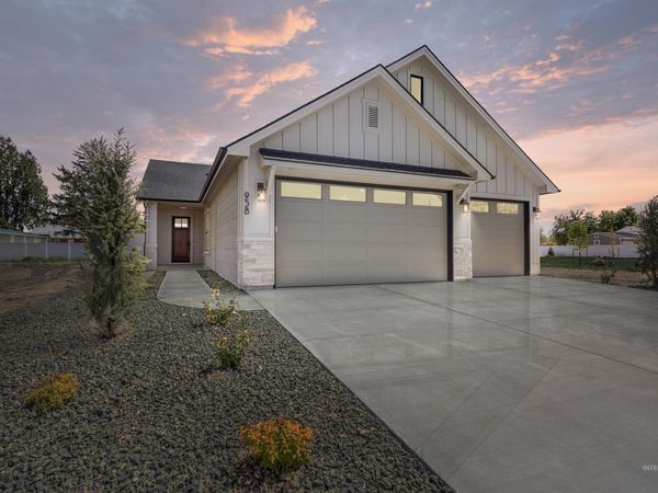 958 S Almond St, Nampa, ID 83686