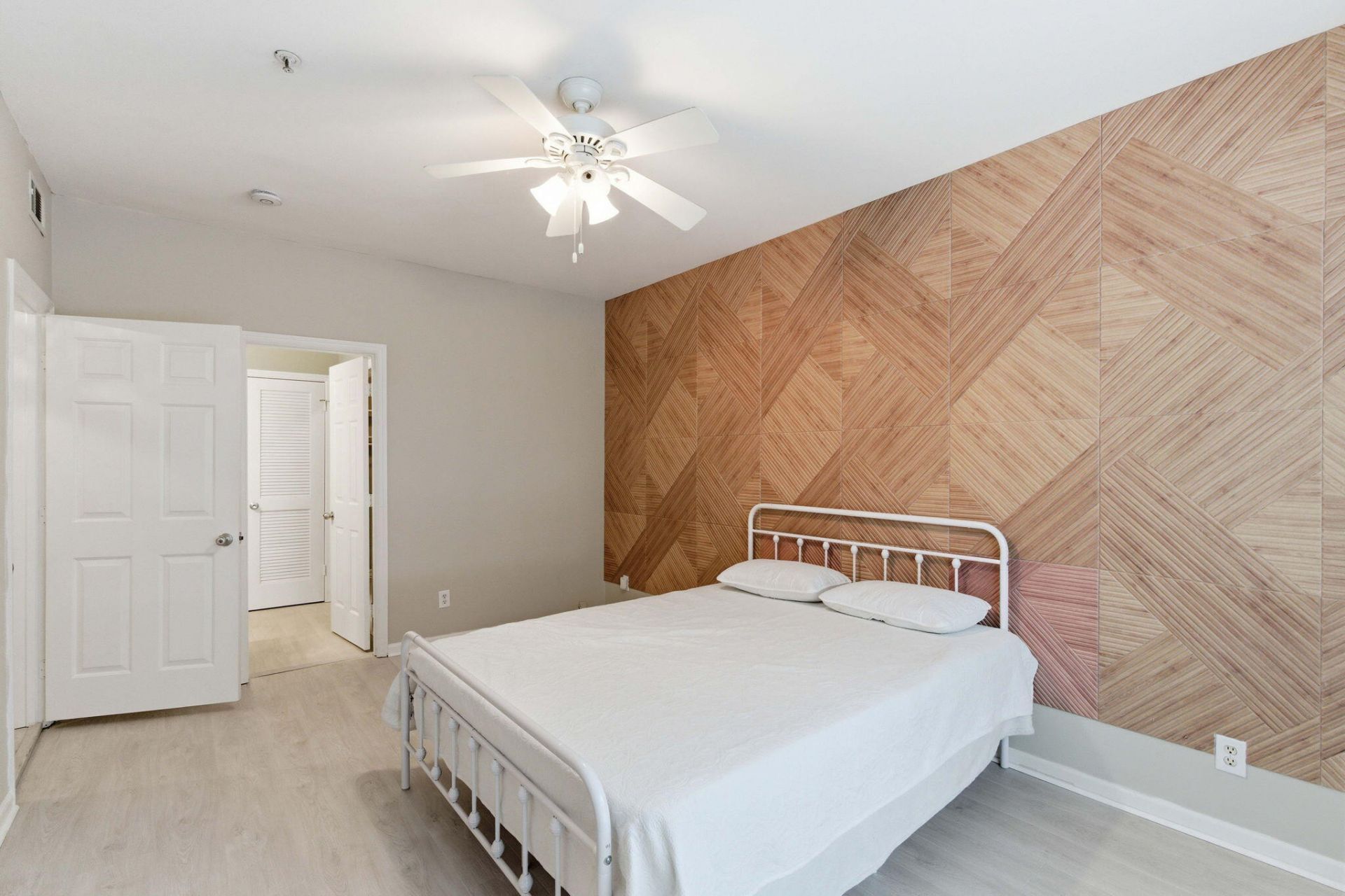 700 Daniel Ellis Drive Photo 10