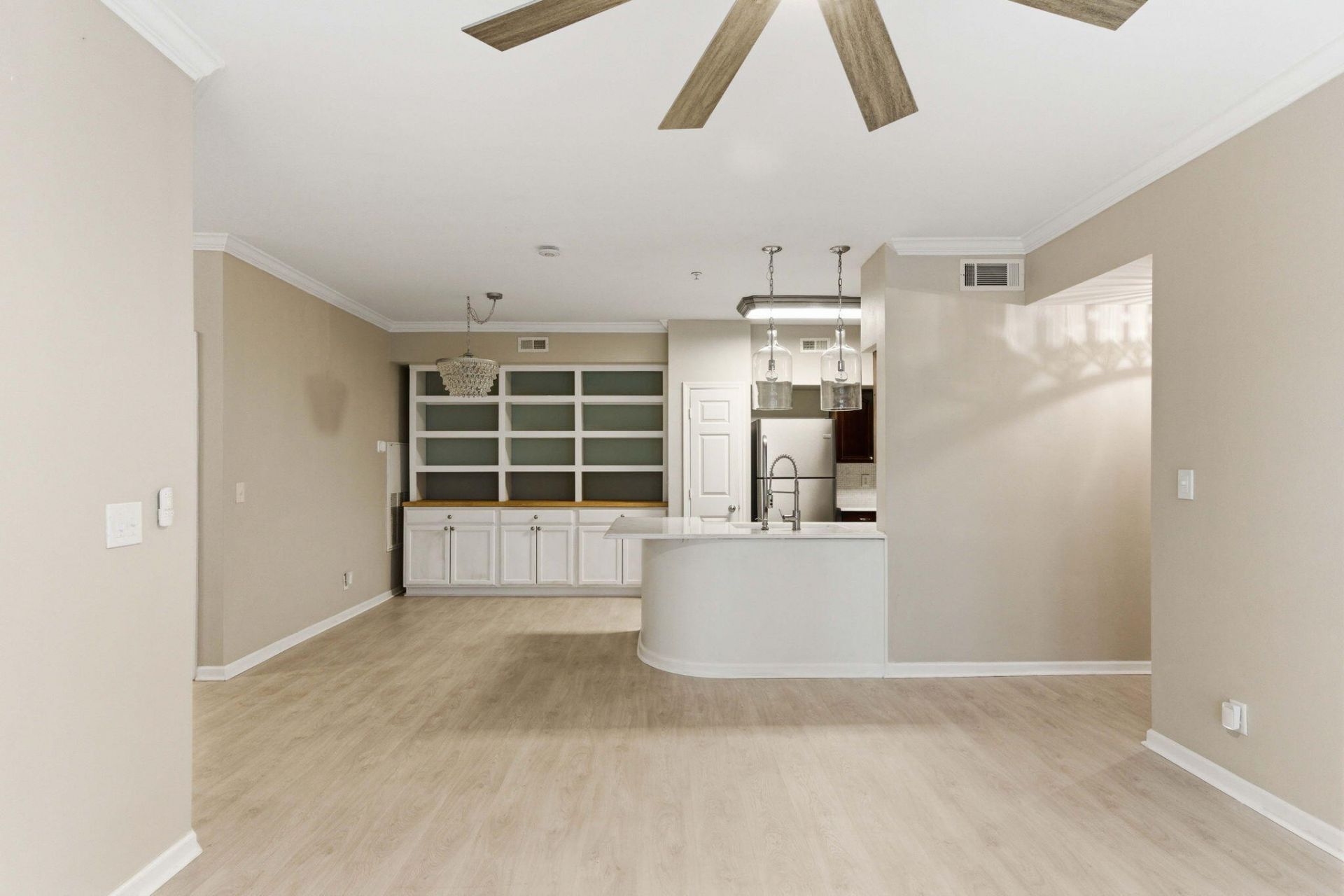 700 Daniel Ellis Drive Photo 3