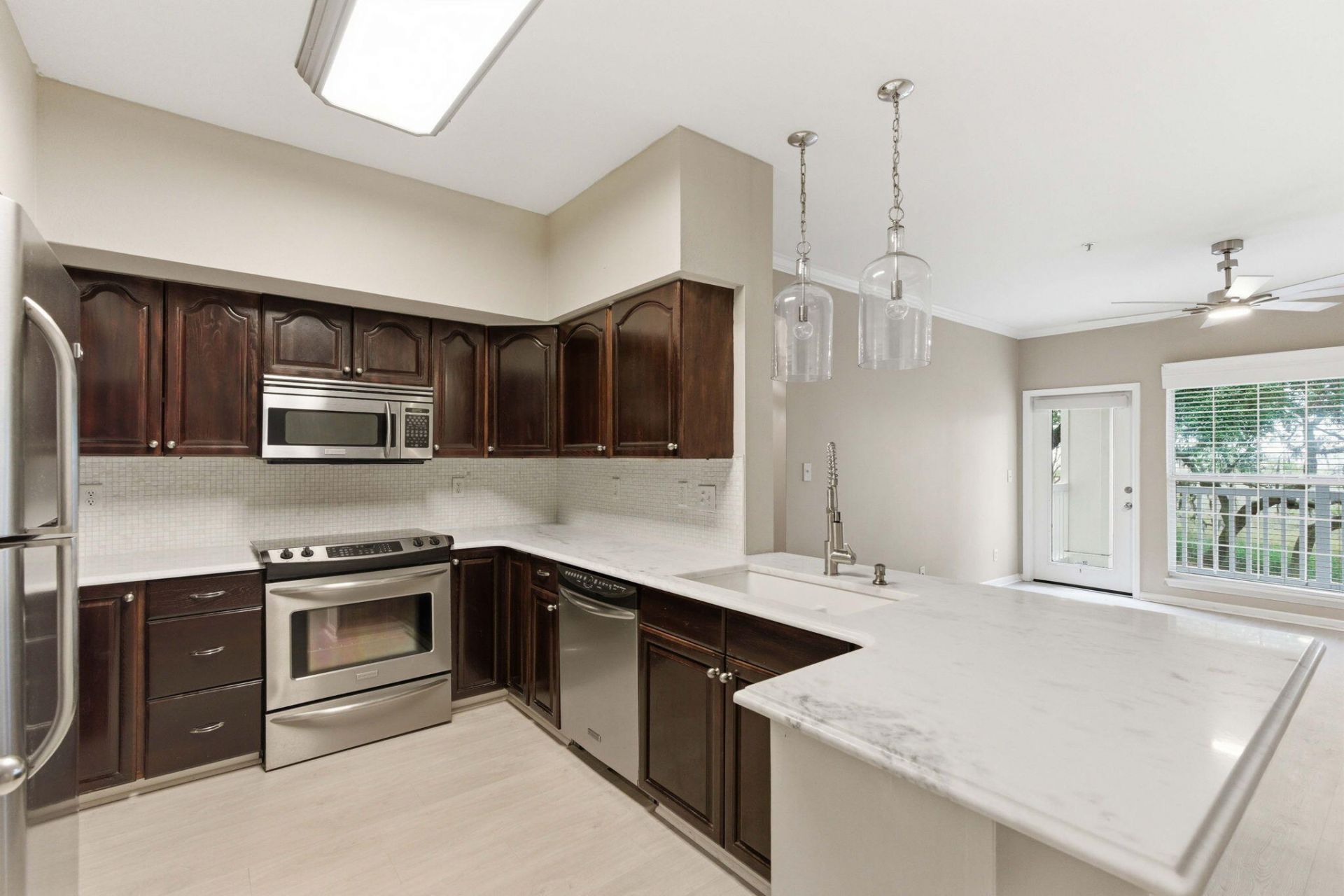 700 Daniel Ellis Drive Photo 8