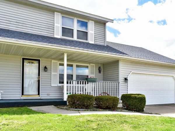 213 Sunset Avenue NW, Altura, MN 55910