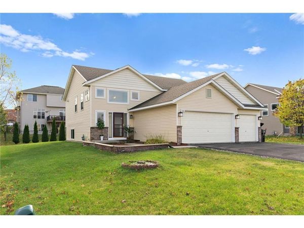 526 Hackney Avenue , Shakopee, MN 55379