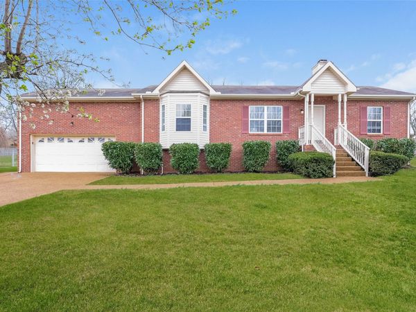 111 Grant Ct , Portland, TN 37148
