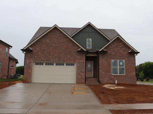 201 Harvest Moon Dr, Clarksville, TN 37043
