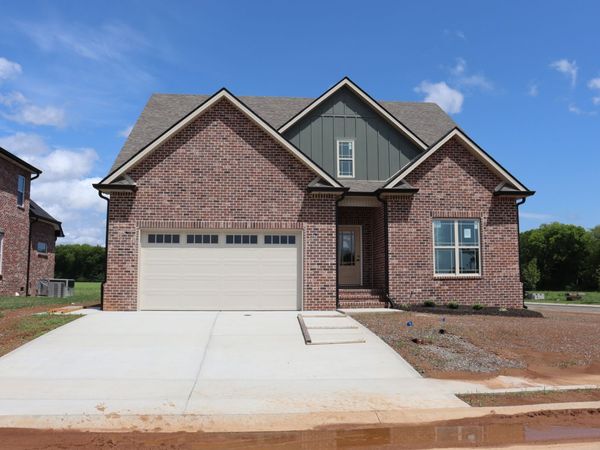201 Harvest Moon Dr, Clarksville, TN 37043