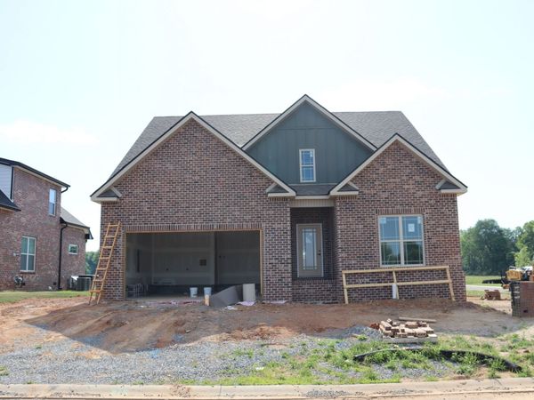 201 Harvest Moon Dr, Clarksville, TN 37043