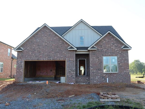 201 Harvest Moon Dr , Clarksville, TN 37043