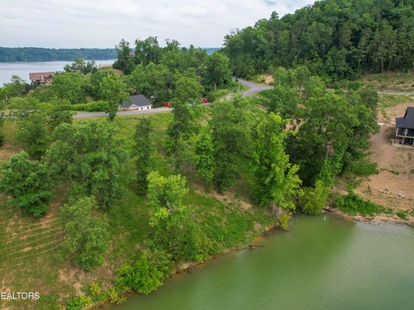 44 Stone Harbor Drive, Dandridge, TN 37725