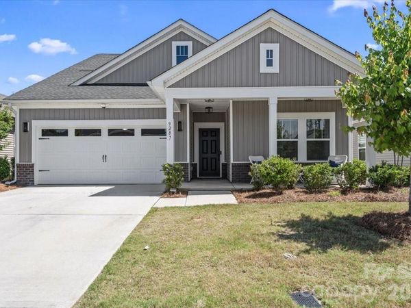 9287 Dunwich Drive , Gastonia, NC 28056