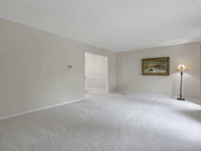 1091 Cross Country Drive, Columbus, OH 43235 Photo 27