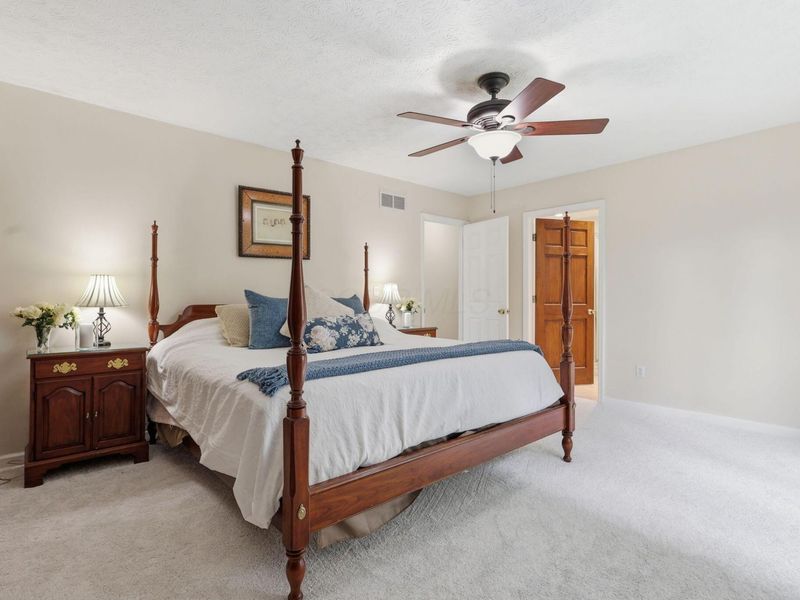 1091 Cross Country Drive, Columbus, OH 43235 Photo 33