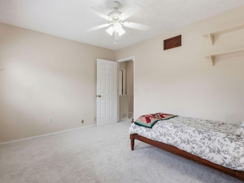 1091 Cross Country Drive, Columbus, OH 43235 Photo 47
