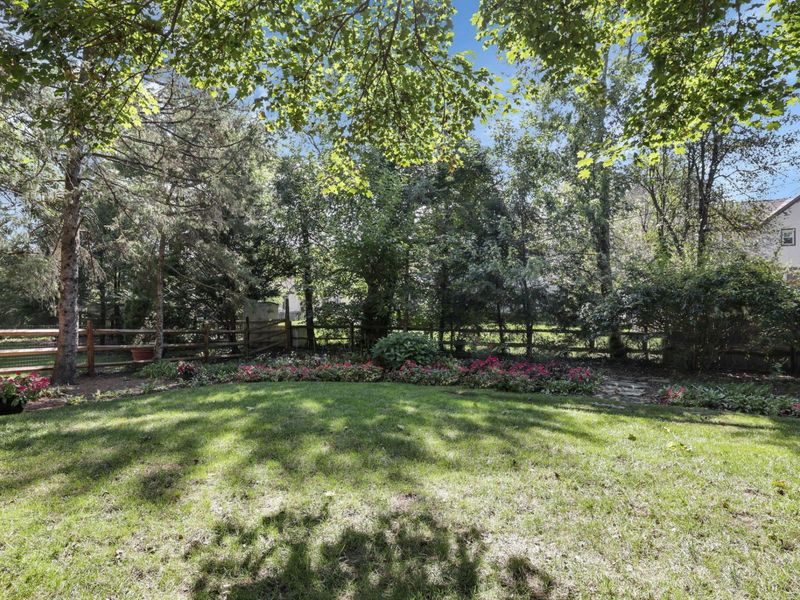 1091 Cross Country Drive, Columbus, OH 43235 Photo 61