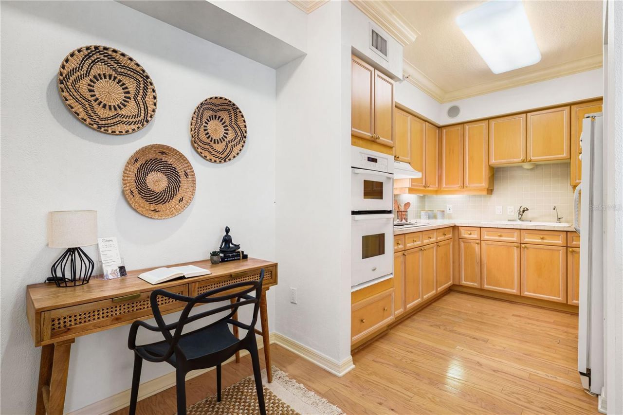 1800 Benjamin Franklin Drive, Unit A905, Sarasota, FL 34236 Photo