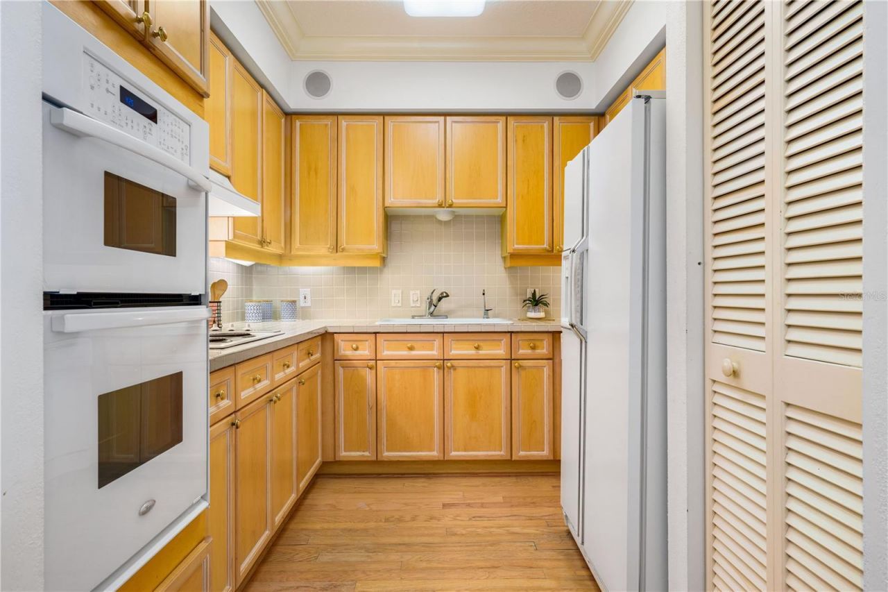 1800 Benjamin Franklin Drive, Unit A905, Sarasota, FL 34236 Photo