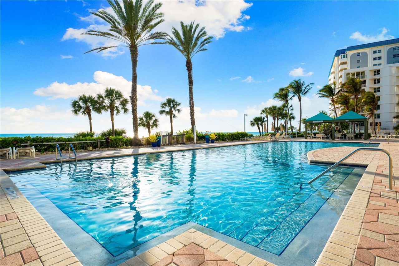 1800 Benjamin Franklin Drive, Unit A905, Sarasota, FL 34236 Photo