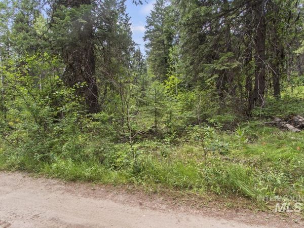 517 Susan Road, Cascade, ID 83611