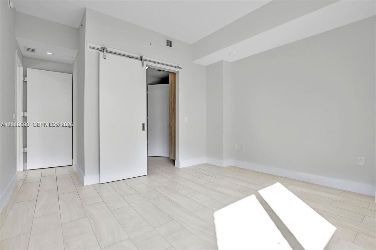2000 Metropica Way , Unit 2204, Sunrise, FL 33323 Photo