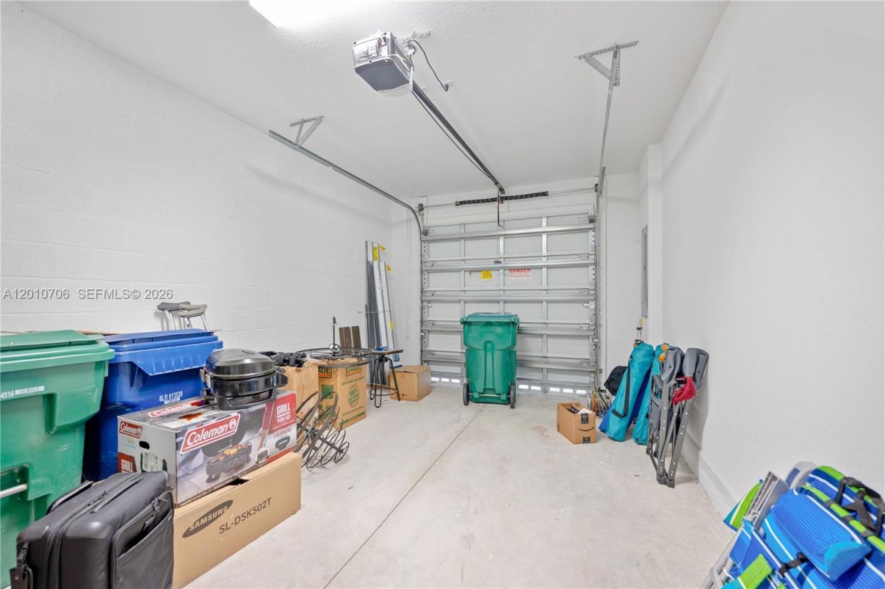 1106 NW 40th Ter, Lauderhill, FL 33313 Photo