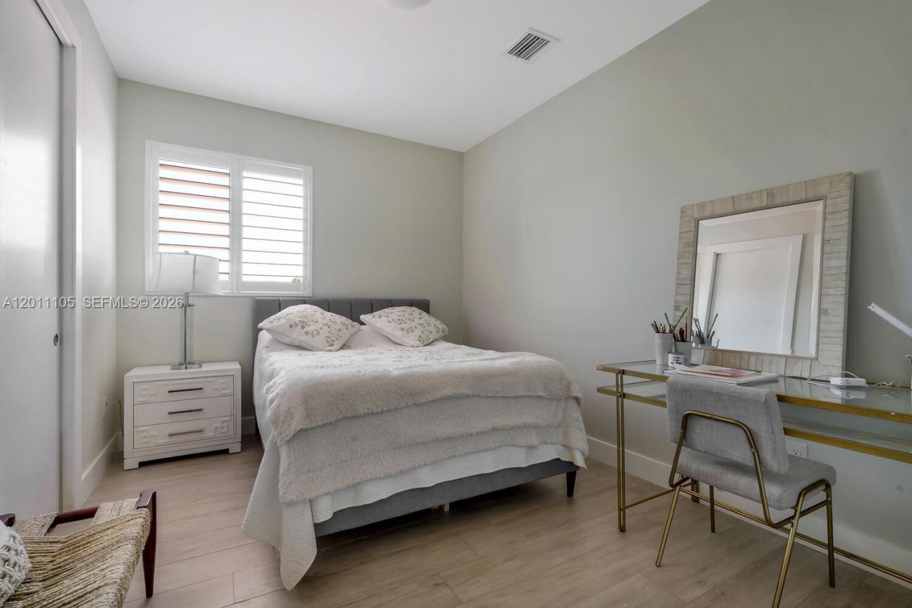 3446 SW 23rd St , Unit 3446, Miami, FL 33145 Photo