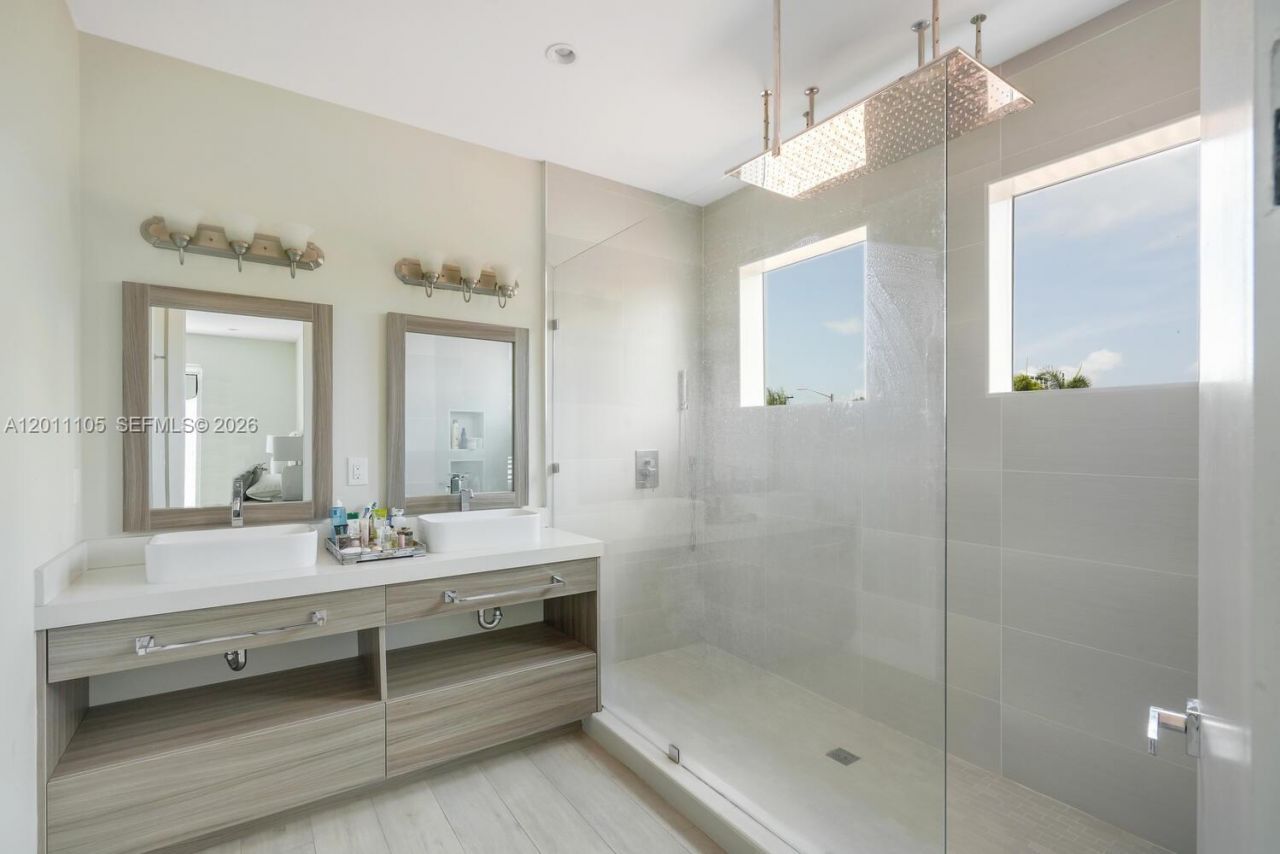 3446 SW 23rd St , Unit 3446, Miami, FL 33145 Photo