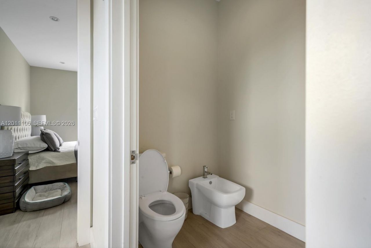 3446 SW 23rd St , Unit 3446, Miami, FL 33145 Photo