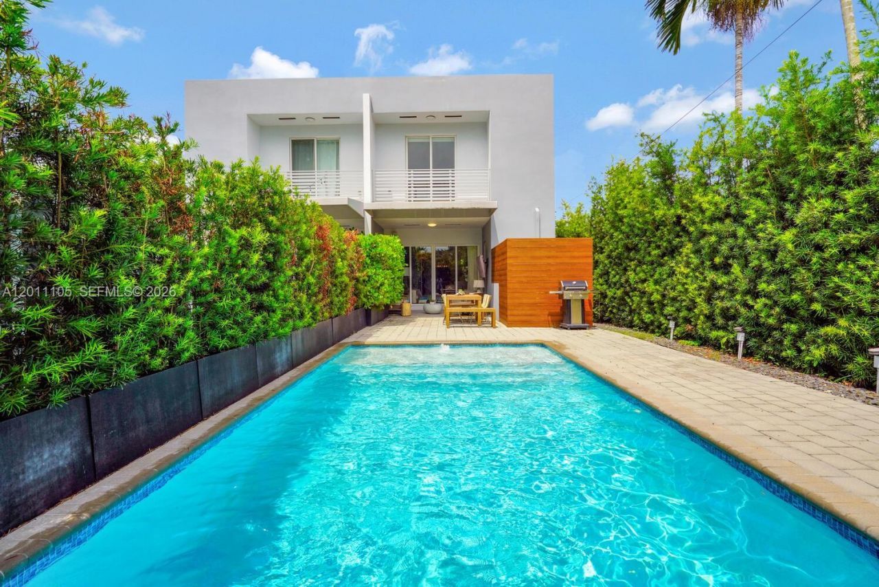 3446 SW 23rd St , Unit 3446, Miami, FL 33145 Photo