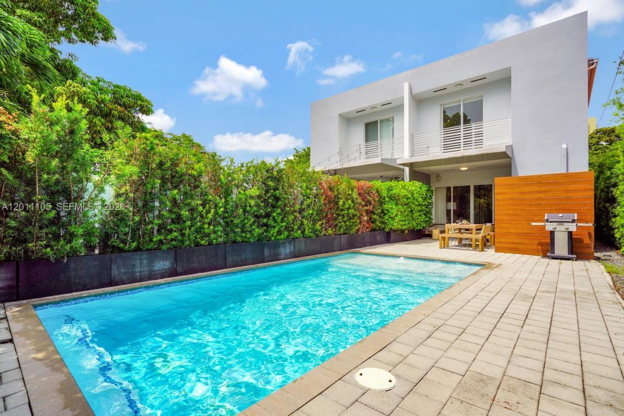 3446 SW 23rd St , Unit 3446, Miami, FL 33145 Photo