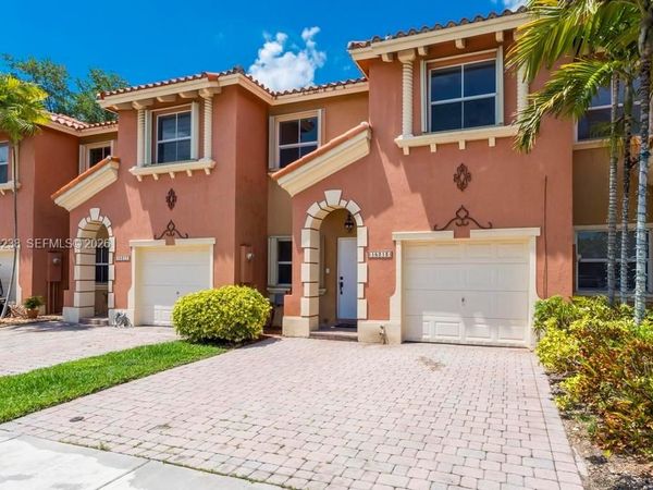 15213 SW 30th Ter , Miami, FL 33185