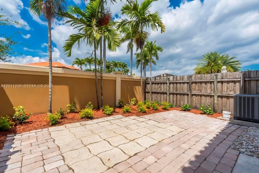 15213 SW 30th Ter , Miami, FL 33185 Photo