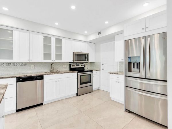 300 Diplomat Pkwy , Unit 204, Hallandale Beach, FL 33009