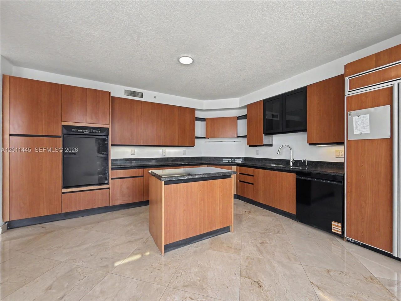 17555 Collins Ave, Unit 1502, Sunny Isles Beach, FL 33160 Photo