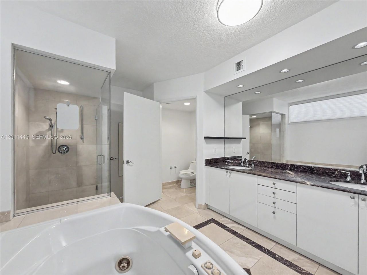 17555 Collins Ave, Unit 1502, Sunny Isles Beach, FL 33160 Photo