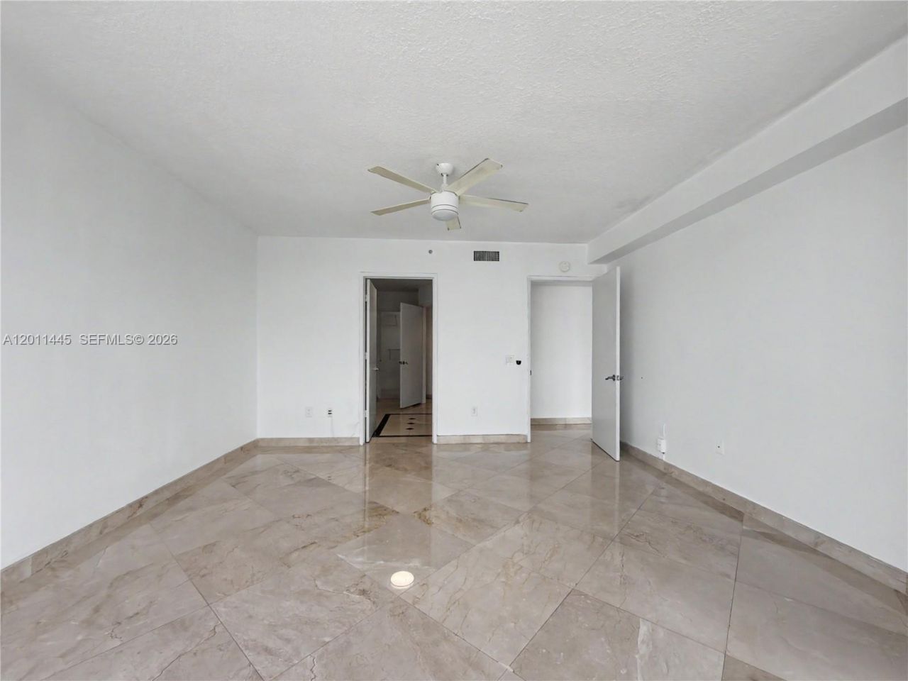 17555 Collins Ave, Unit 1502, Sunny Isles Beach, FL 33160 Photo