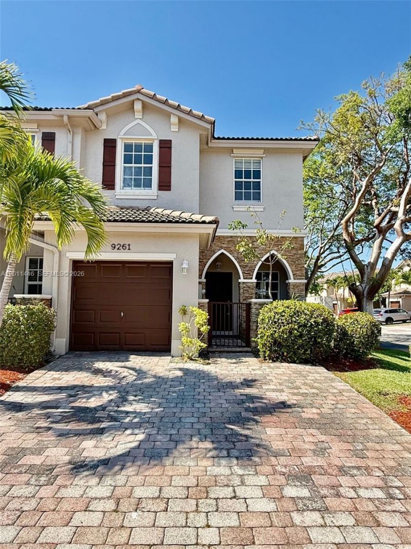 9261 SW 220th Ter, Cutler Bay, FL 33190 Photo
