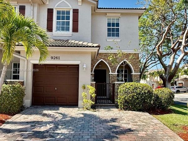 9261 SW 220th Ter, Cutler Bay, FL 33190