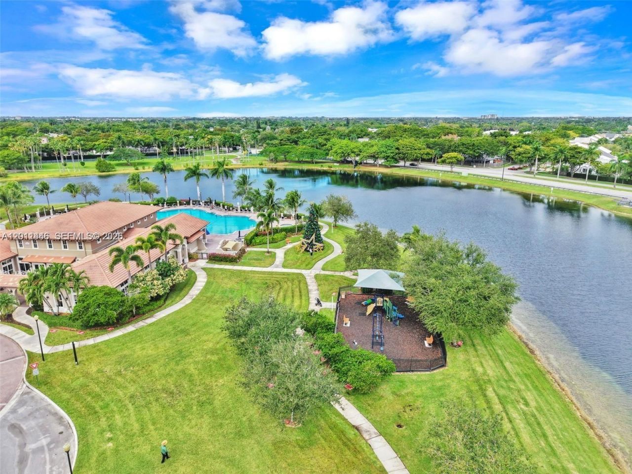 9261 SW 220th Ter, Cutler Bay, FL 33190 Photo