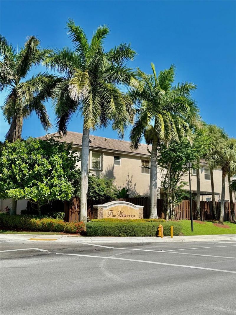 9261 SW 220th Ter, Cutler Bay, FL 33190 Photo