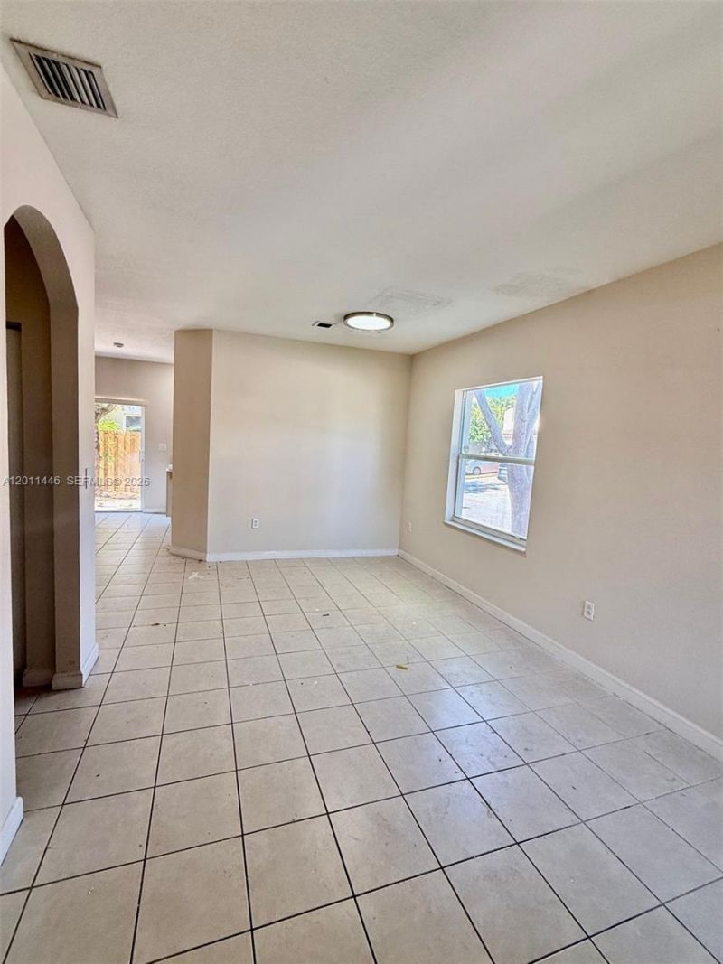 9261 SW 220th Ter, Cutler Bay, FL 33190 Photo