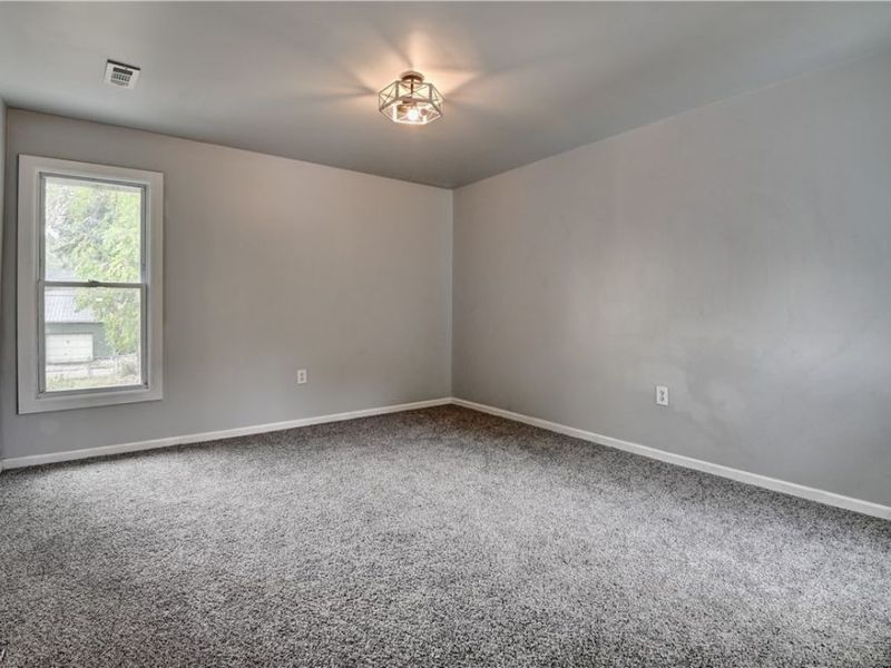 325 W Maryland Avenue, Sebring, OH 44672 Photo 13