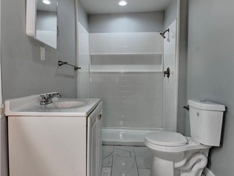 325 W Maryland Avenue, Sebring, OH 44672 Photo 7