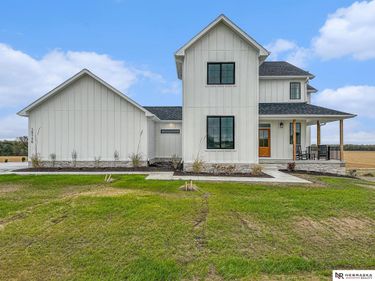 19720 Long View Lane , Hickman, NE 68372