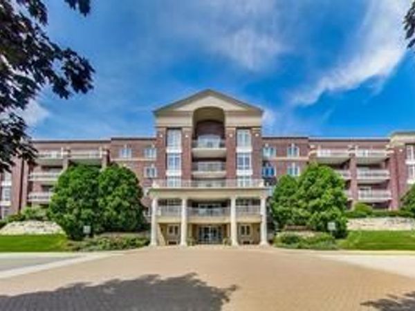 7031 W Touhy Avenue , Unit 201, Niles, IL 60714