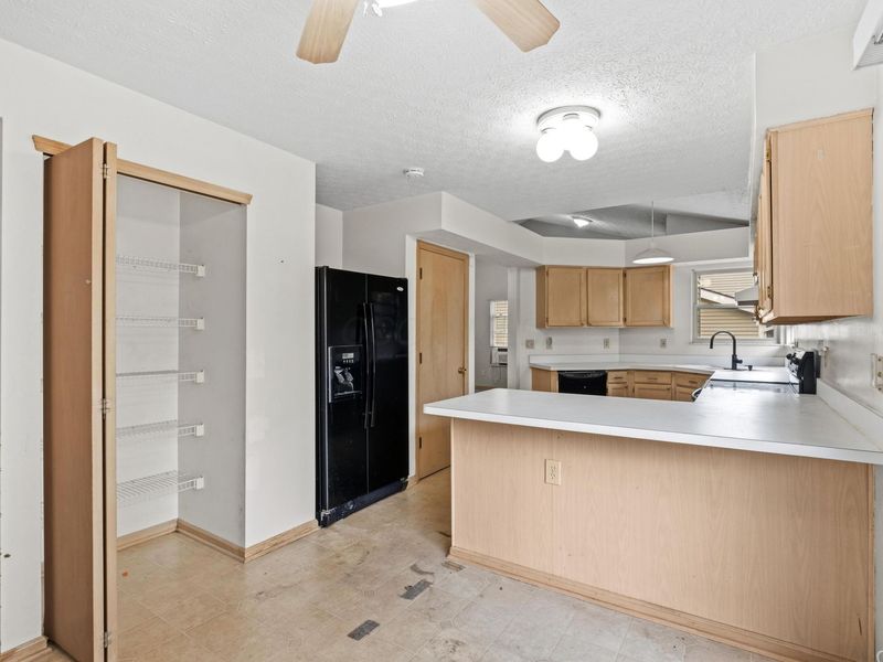 7632 Plainfield Drive , Pickerington, OH 43147 Photo 10